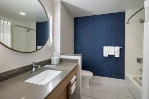 Fairfield by Marriott Inn & Suites Louisville Shepherdsville - Bathroom