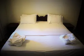 3 Hills County - Room