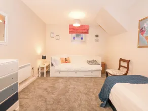 The Old Nant-y-fflint Chapel - Room