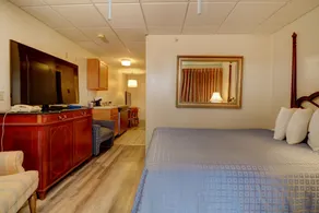 Waves Oceanfront Resort - Chambre