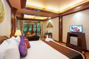 Royal Phawadee Village Patong - 2 Minutes walk to the beach - Vue de la chambre