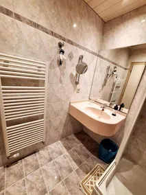 Hotel Pörnbacher - Bathroom