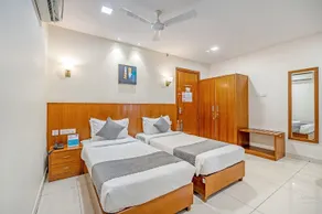 WESTSIDE HOTEL HiTECH CITY - Room