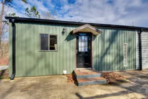 Home 11 Mi to Clemson: Lake-view Balcony & Dock! - Interiör