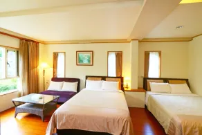 Yosemite Homestay - Room