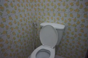 Bangsak Hut - Bathroom