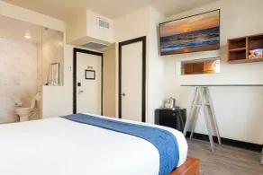 Chesterfield Hotel & Suites - Room