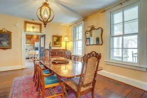 Hot Tub Access: Historic Group Getaway in Amherst! - Interiør