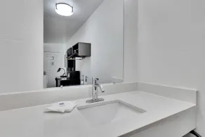 Motel 6-Austin, TX - Airport - South - Bathroom