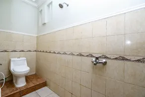 Super OYO 2436 Hotel Kencana - Bathroom