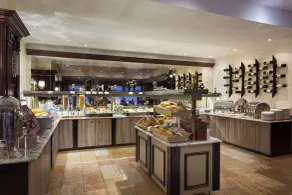 Ramada Hotel & Suites by Wyndham Bucharest North - Restaurant