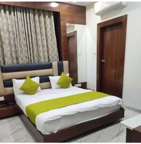 Hotel Ayaansh - Room