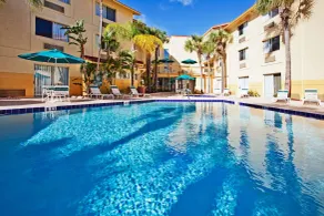 La Quinta by Wyndham St. Pete-Clearwater Airport - Piscine
