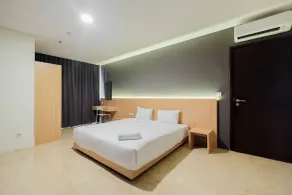 Comfy 3BR at L'Avenue Apartment Pancoran By Travelio - Rum