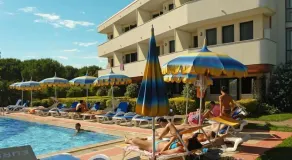 Residence Eurobeach - Piscina