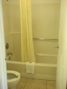 Ambassador Inn - Chambre