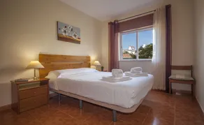 B45 - Main Avenue 2 Bed Apartment - Zimmer