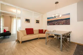 Garden House   & Eastpark Apartments - Room