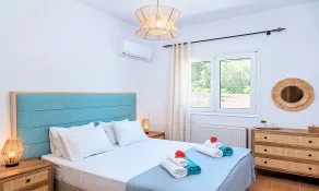 Casa con barbacoa, terraza y piscina privada | Perfecta para el trabajo en remoto - Habitación