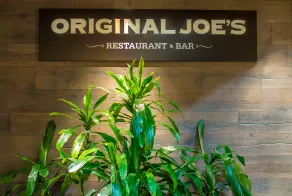 Rosedale on Robson Suite Hotel - Restaurant