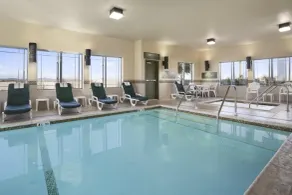 Holiday Inn & Suites - Barstow by IHG - Piscine
