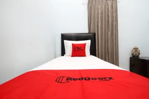 RedDoorz Plus @ Timoho - Værelse