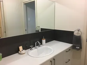 City Fringe Apartment - Bathroom