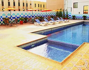 Bahrain International Hotel - Piscina