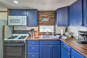 Cozy Lakeside Home w/ Lake & Mountain Views! - Interiør