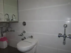 Hotel Sarita - Near Surat Railway Station - Bathroom
