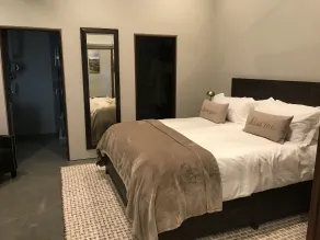 Bed & Barrel at Stonehouse Cellars - Zimmer