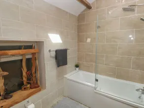 Greenheart Cottage - Bad