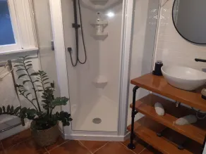 Häuschen mit Hafenblick - Badezimmer