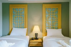 Moon Dragon Hotel - Chambre