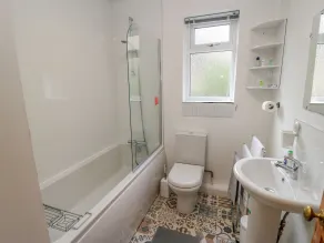 Avaelie House - Bathroom