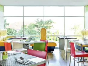 ibis Semarang Simpang Lima - Restaurant