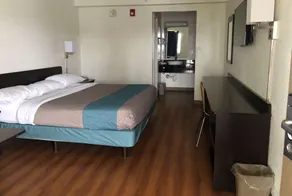 Days Inn by Wyndham Indianapolis South - Værelse