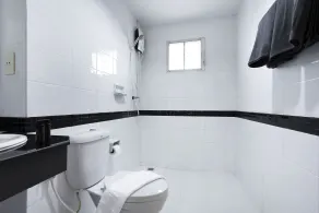 Fullroom 77 Srinakarin - Bathroom