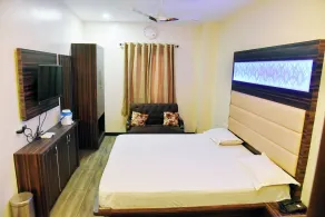 HOTEL MIDTOWN AND RESTAURANT - Room