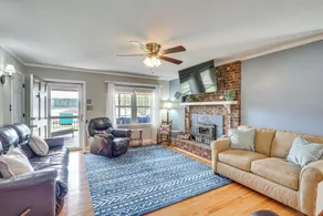 Waterfront Lake Gaston Home w/ Private Dock! - Innvendig