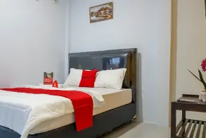 RedDoorz near RSUD Kota Luwuk - Zimmer