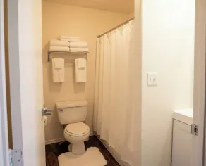 Grand Canyon Economy Rentals - Badrum