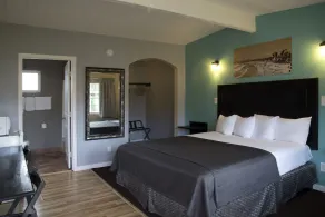 Lodge at 32nd - Room