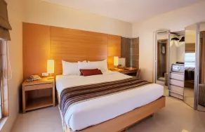 Oakwood Residence Naylor Road Pune - Room