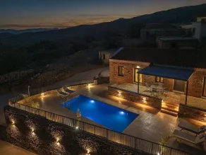 To Petrino Stone Mountain Retreat With Private Pool - Pool
