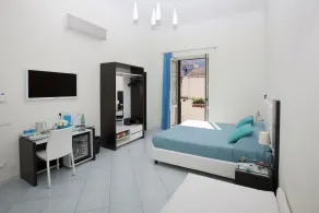 Sorrento Flats - Room