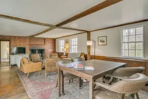 4 Mi to Noannet Pond: Pet-friendly Home w/ Yard - Innvendig