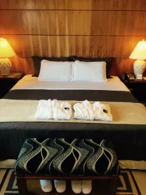 Convair Hotel - Room