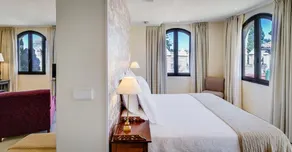 Suites Murillo Alcázar - Chambre