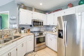 Gulf Shores Condo with Pool 5 Miles to Beaches - Interior